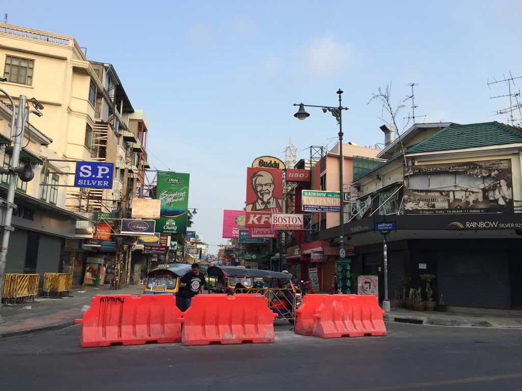 Ricos Honey Place Guesthouse Bangkok Esterno foto