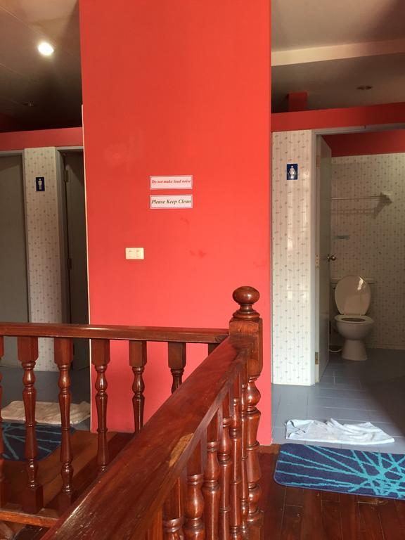 Ricos Honey Place Guesthouse Bangkok Esterno foto