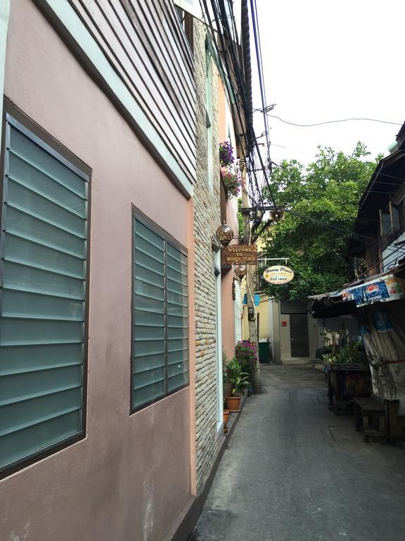 Ricos Honey Place Guesthouse Bangkok Esterno foto