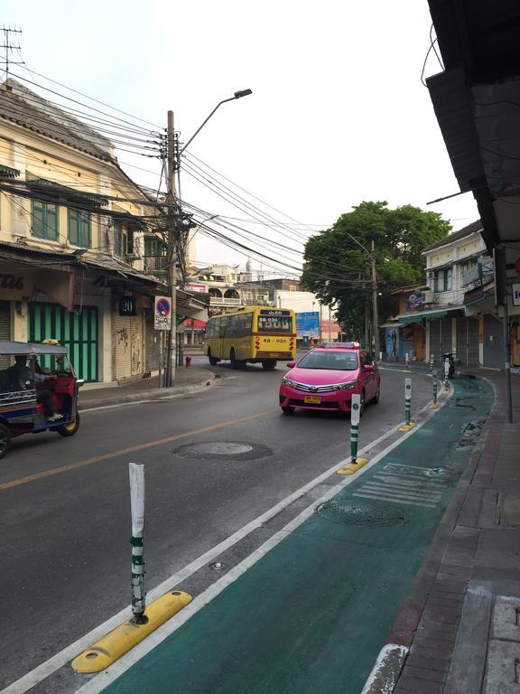 Ricos Honey Place Guesthouse Bangkok Esterno foto