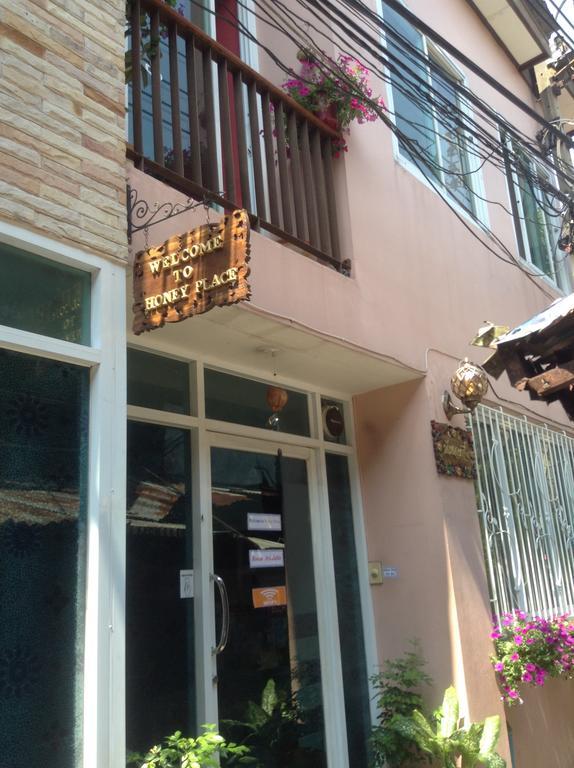 Ricos Honey Place Guesthouse Bangkok Esterno foto