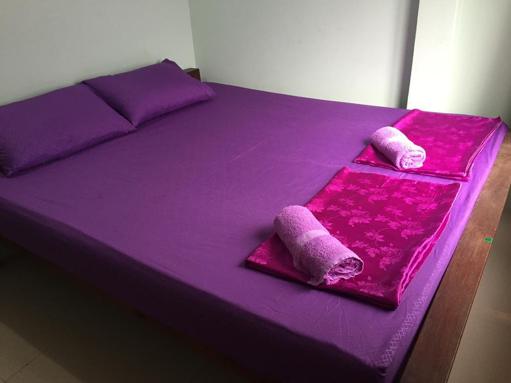 Ricos Honey Place Guesthouse Bangkok Esterno foto